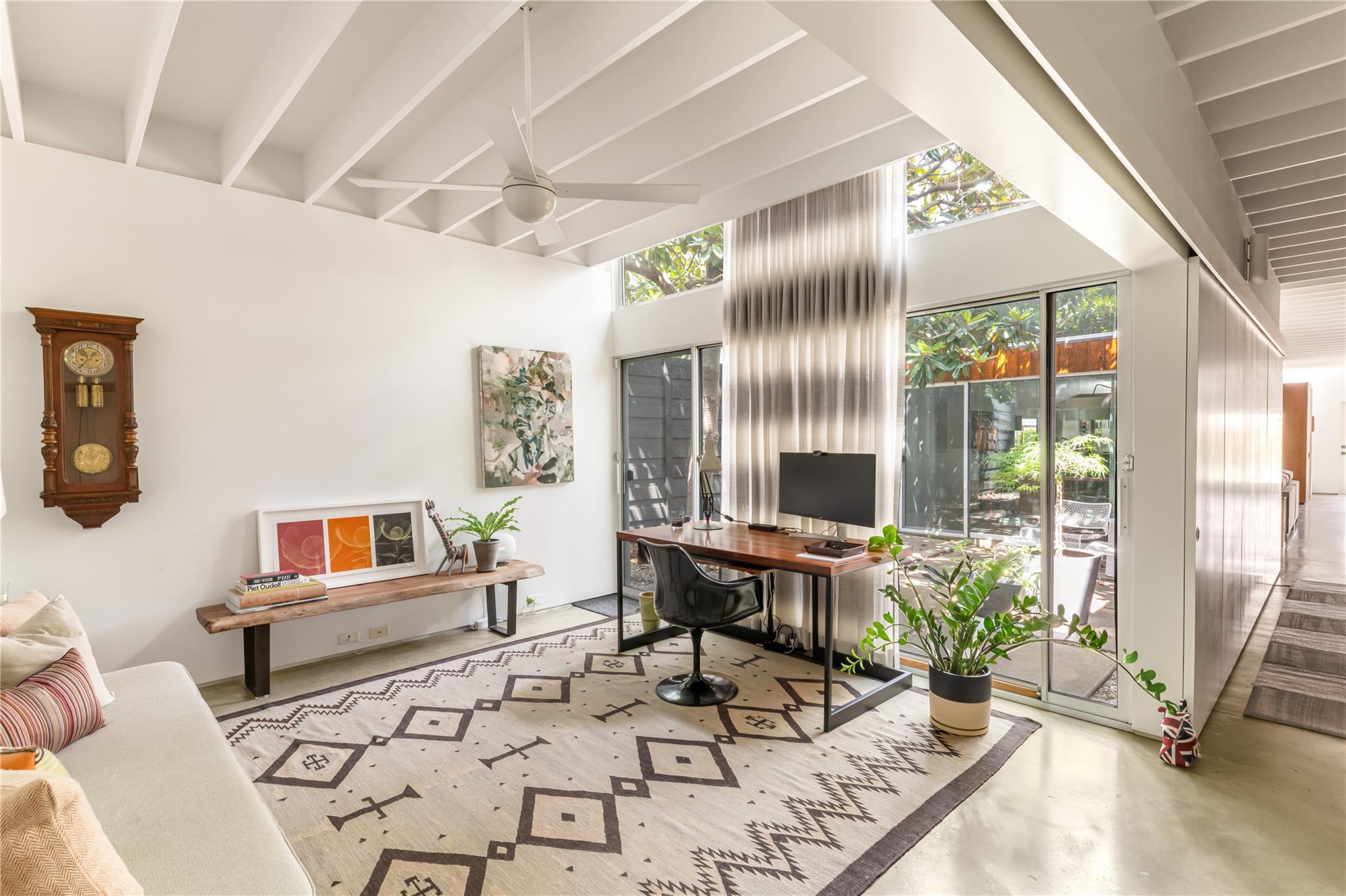 The Enduring Calm of an Oak Lawn Duplex Designed by Ed Baum, FAIA