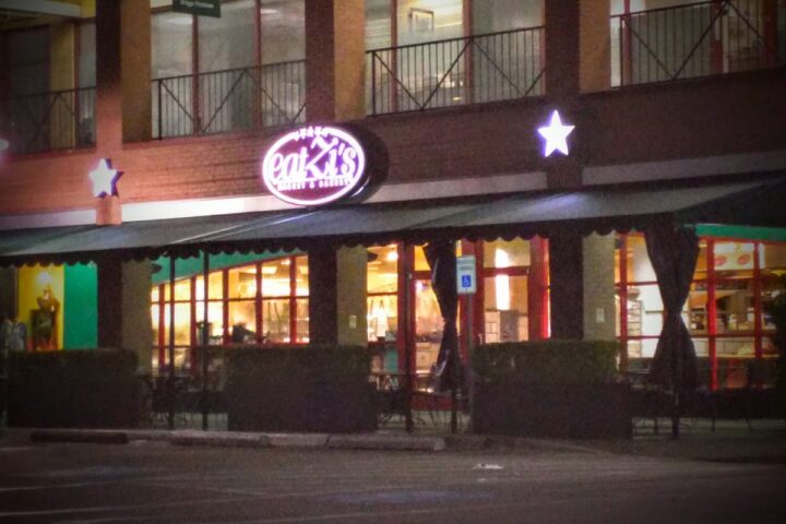 Eatzi’s Market & Bakery