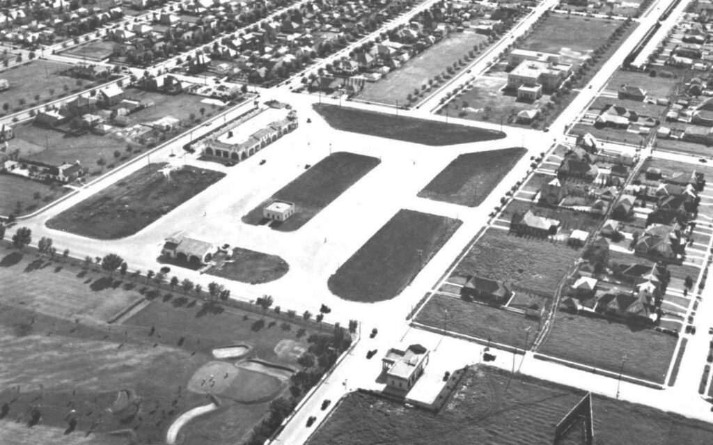 How Highland Park Village Changed American Shopping
